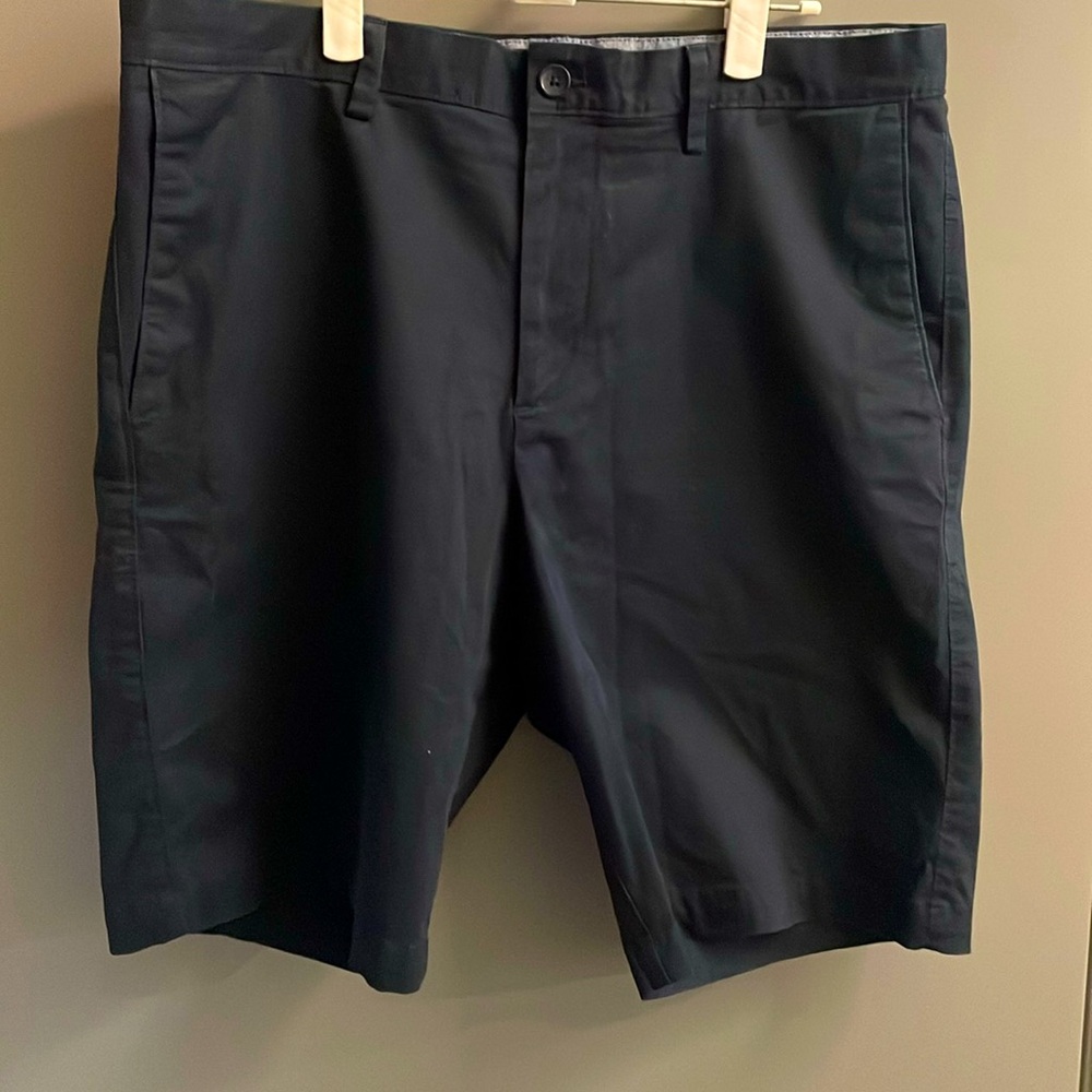 Banana Republic, Size 35, Navy, Emerson Shorts, 97%cotton,‎ 3%spandex, soft